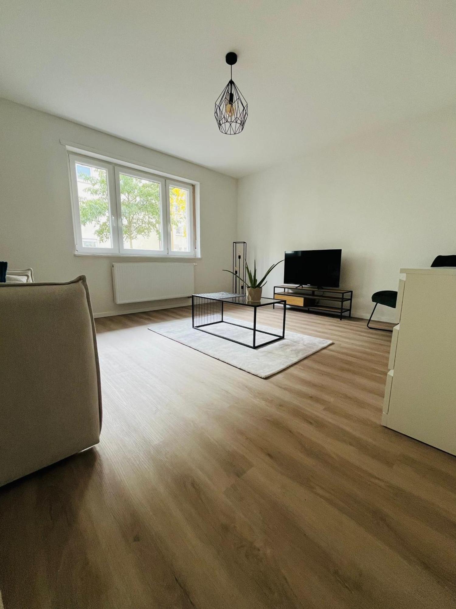 Black Forest City Apartment Mit Kostenlosem Parkplatz ไฟรบวร์กอิมไบรส์เกา ภายนอก รูปภาพ
